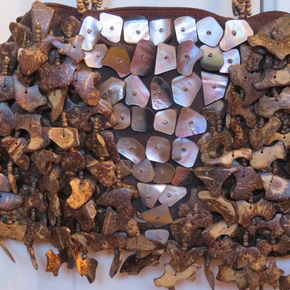 COCONUT SHELL AND ABALONE HANDBAG 16" x 11" (55J) - Picture 2 of 8